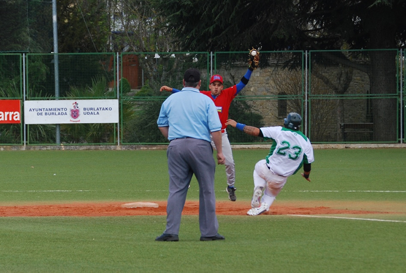 LNDH: Pamplona suma su primera victoria, mientras B&eacute;isbol Navarra cae por la m&iacute;nima contra Sant Boi